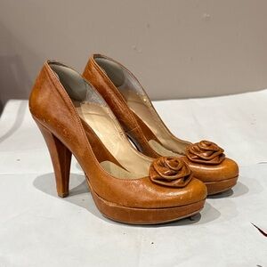 Chic Tan Leather Heels with Rose Detail